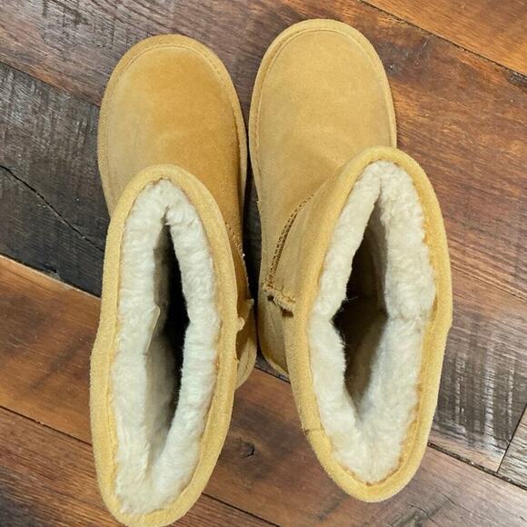 BEARPAW The Emma Tall Classic Suede Winter Boot Size 6 NWOT - Picture 1 of 5